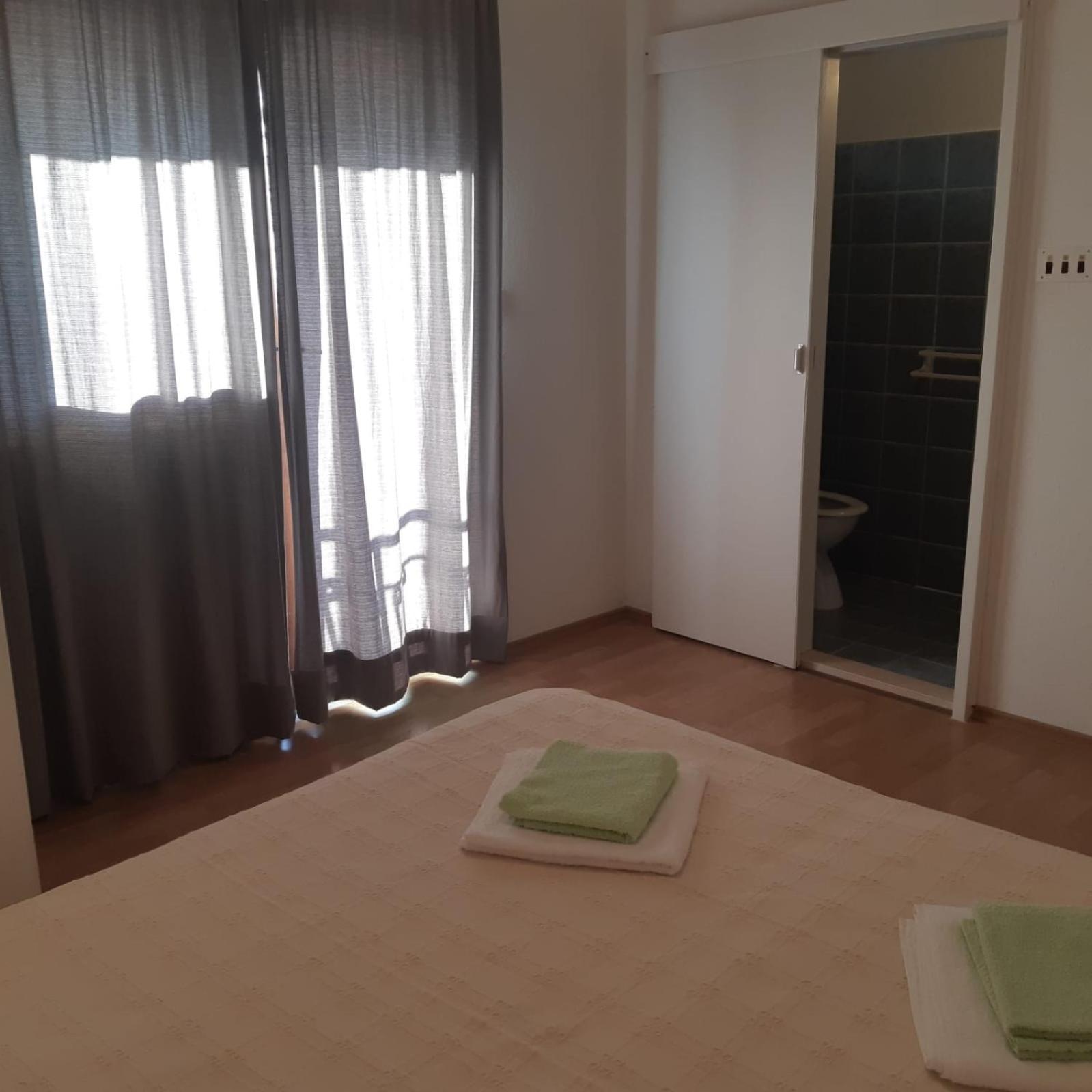 Apartment Igrane 10033A Номер фото